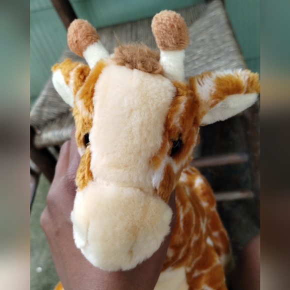 Kohls Cares Animal Planet Bashful Giraffe Plush Stuffed Animal Toy Sitting 12" - Picture 3 of 13